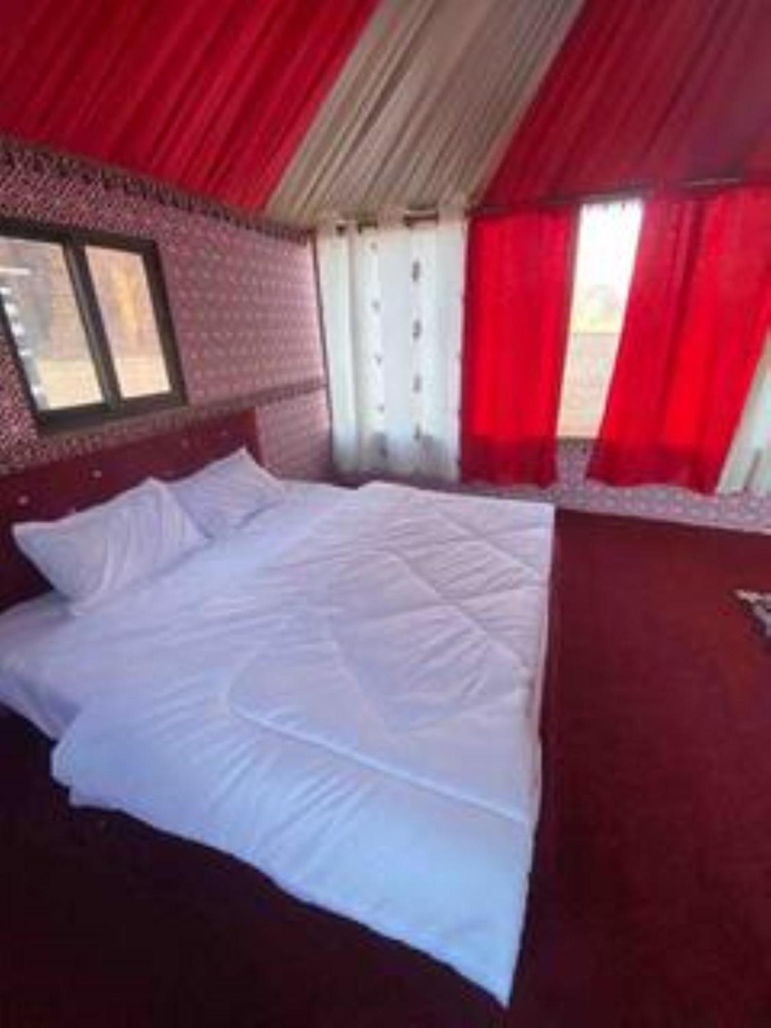 Calm Camp Bed & Breakfast Wadi Rum Exterior photo